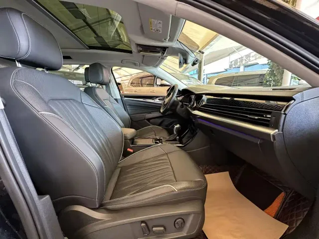 Volkswagen Passat — Фото автомобиля 7