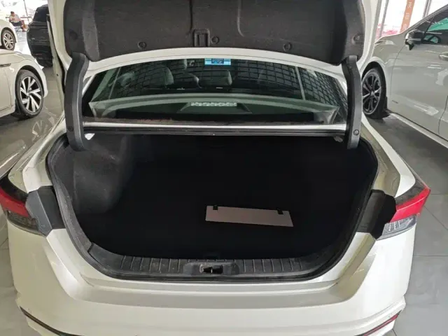 Nissan Teana — Фото автомобиля 18