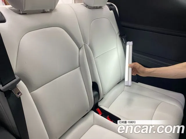 Tesla Model Y — Фото автомобиля 16