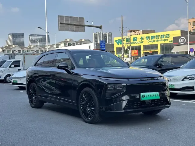 Xpeng G9 — Фото автомобиля 3