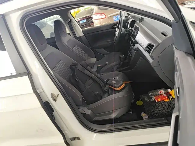 Volkswagen T-Cross — Фото автомобиля 24