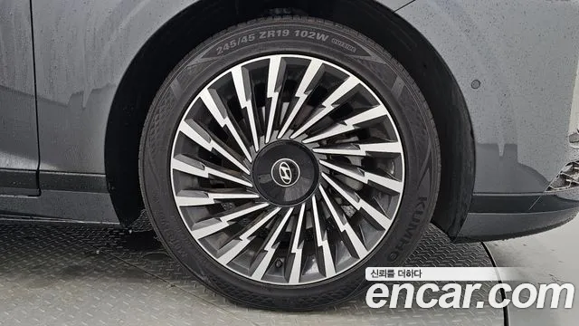 Hyundai Grandeur Grandeur (GN7) 2.5 Бензин 2WD — Фото автомобиля 5