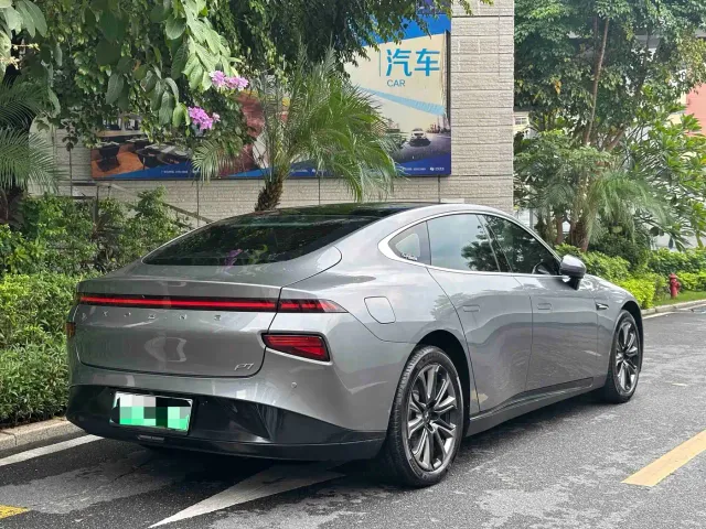 Xpeng P7 — Фото автомобиля 5