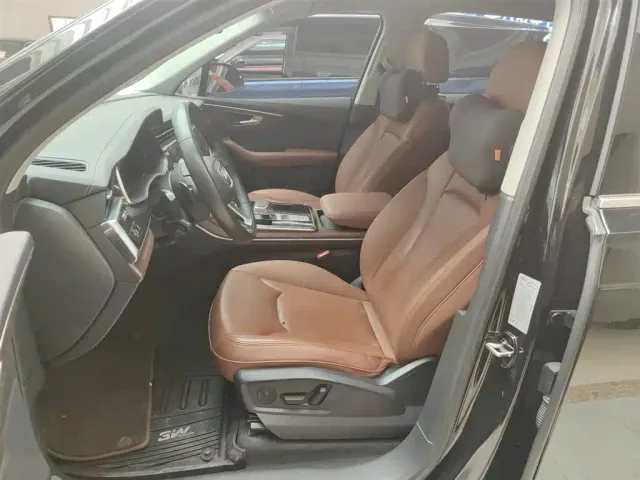 Audi Q7 — Фото автомобиля 10