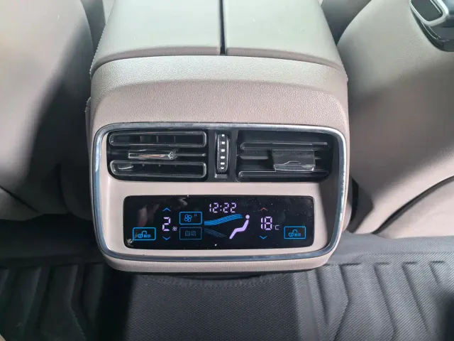 BYD Han — Фото автомобиля 30