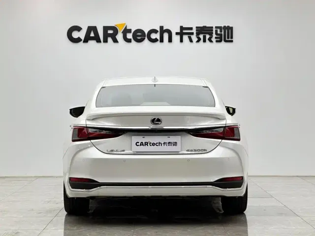 Lexus ES — Фото автомобиля 4