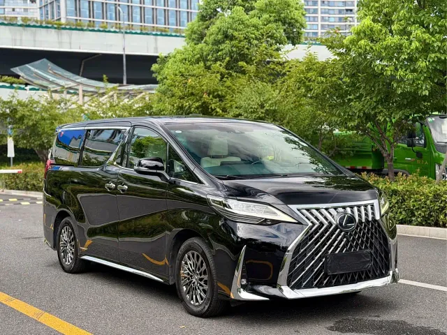 Lexus LM — Фото автомобиля 3