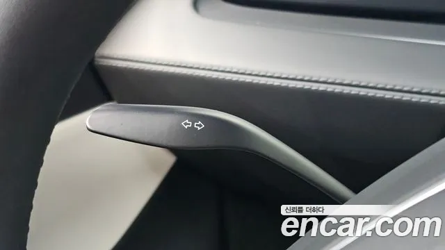 Tesla Model Y — Фото автомобиля 22
