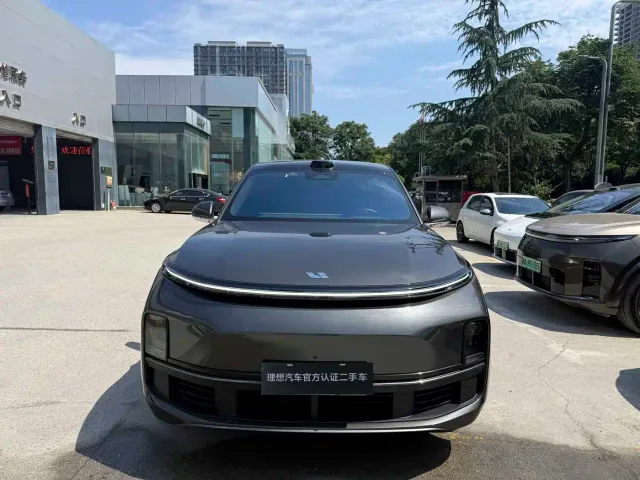Li Auto L9 — Фото автомобиля 2