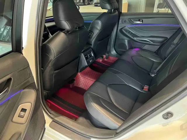 Toyota Avalon — Фото автомобиля 9