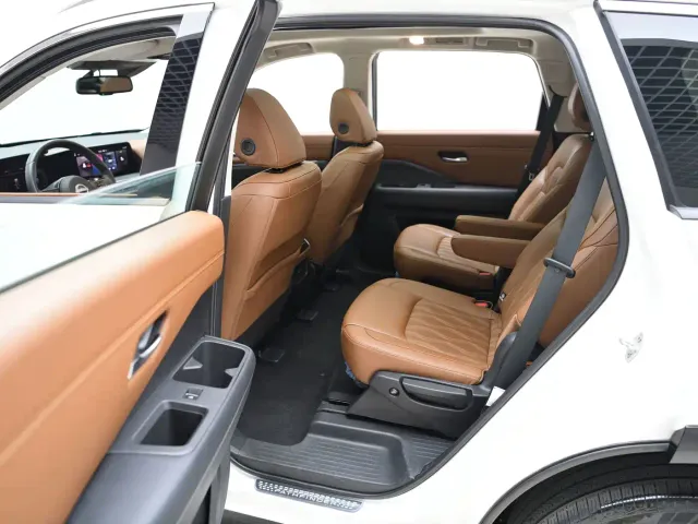 Nissan Terra — Фото автомобиля 12
