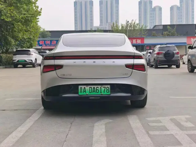 Xpeng P7 — Фото автомобиля 11