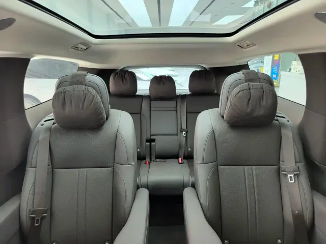 Li Auto MEGA — Фото автомобиля 12