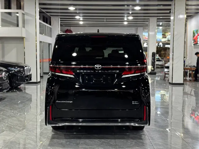 Toyota Vellfire — Фото автомобиля 14