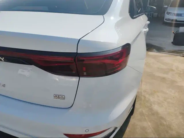 Geely Emgrand — Фото автомобиля 24