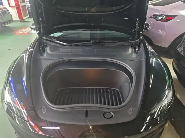 Tesla Model 3 — Фото автомобиля 19