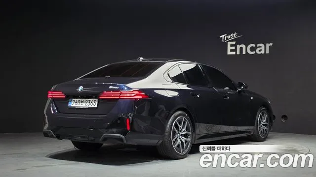 BMW 5-Series — Фото автомобиля 2