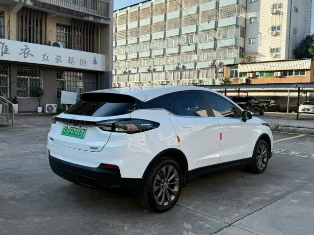 Geely Geometry M6 — Фото автомобиля 4