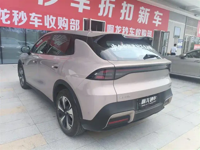 Changan Qiyuan Q05 — Фото автомобиля 7