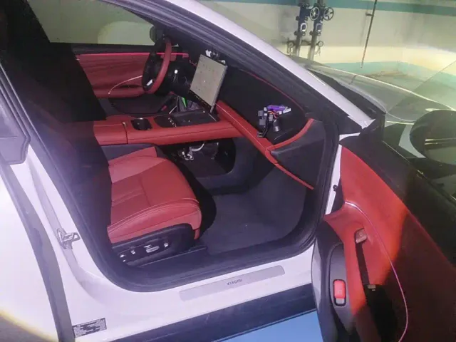 Xiaomi SU7 — Фото автомобиля 13