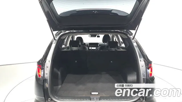 Hyundai Tucson Tucson (NX4) Дизель 2.0 2WD — Фото автомобиля 20