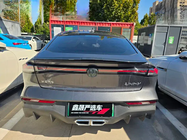 Changan UNI-V — Фото автомобиля 6