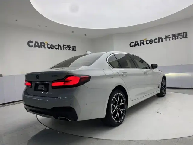 BMW 5 Series — Фото автомобиля 5