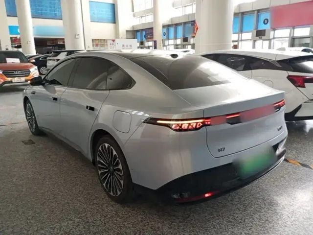 Nissan N7 — Фото автомобиля 4