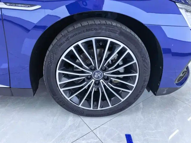 BYD Han — Фото автомобиля 6