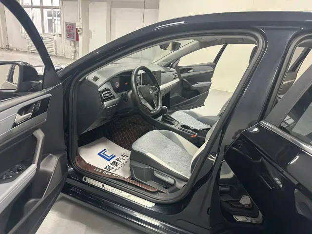 Volkswagen Lavida — Фото автомобиля 11