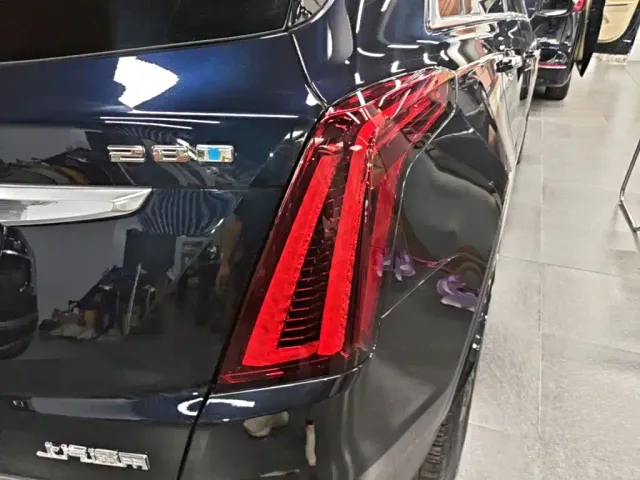 Cadillac XT5 — Фото автомобиля 7