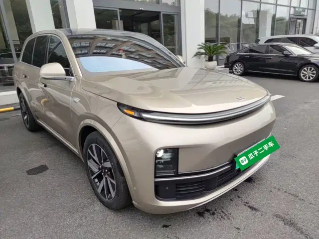 Li Auto L8 — Фото автомобиля 3