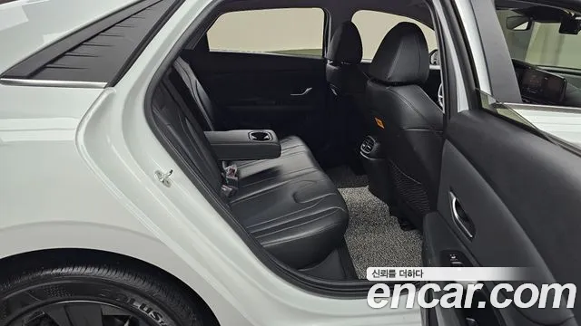 Hyundai AVANTE Avante (CN7) — Фото автомобиля 11
