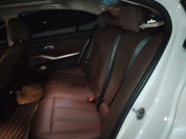 BMW 3 Series — Фото автомобиля 13