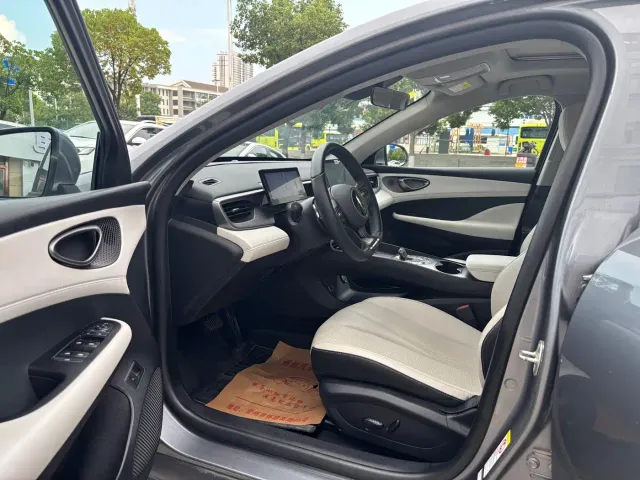 BYD Seal 05 DM-i — Фото автомобиля 9