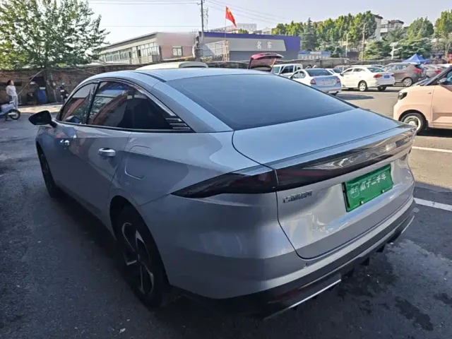 Geely Galaxy L6 — Фото автомобиля 4