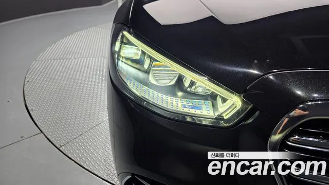 Mercedes-Benz S-Class — Фото автомобиля 22