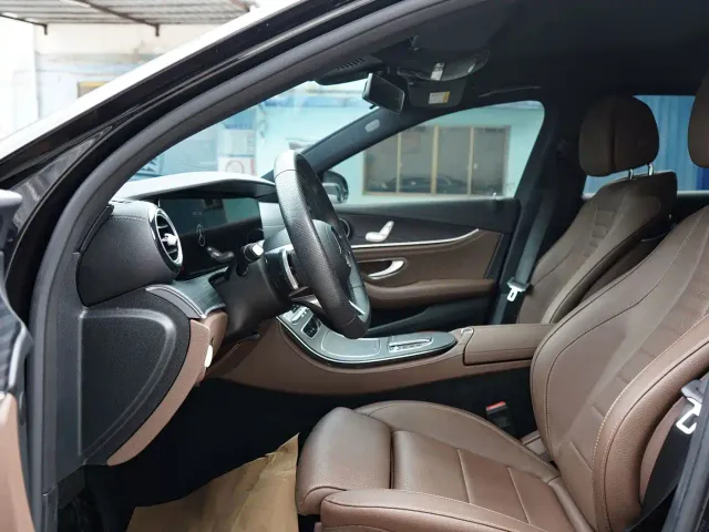 Mercedes-Benz E-Class — Фото автомобиля 7