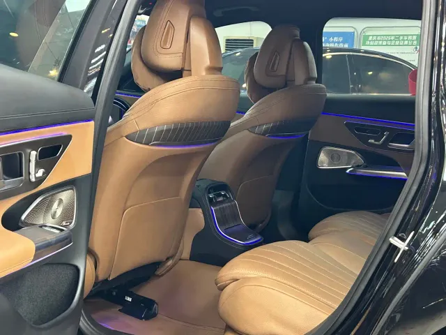 Mercedes-Benz E-Class — Фото автомобиля 11