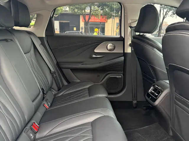 Chery Arrizo 8 — Фото автомобиля 9