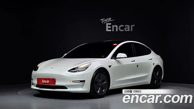 Фотография автомобиля — Tesla Model 3