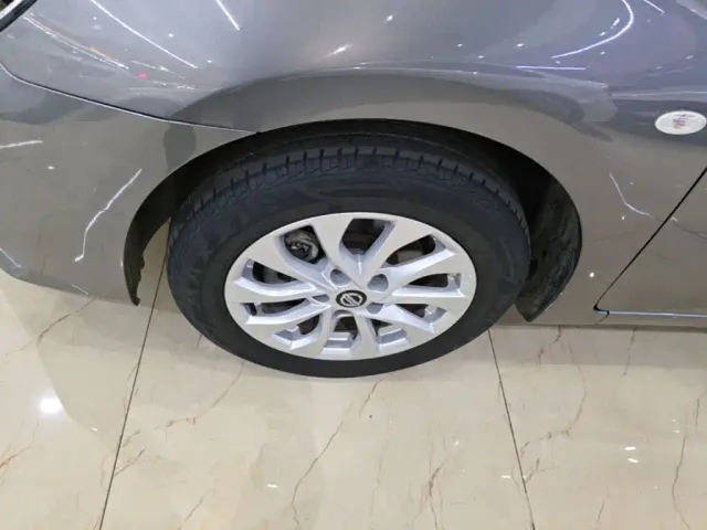 Nissan Sylphy — Фото автомобиля 22
