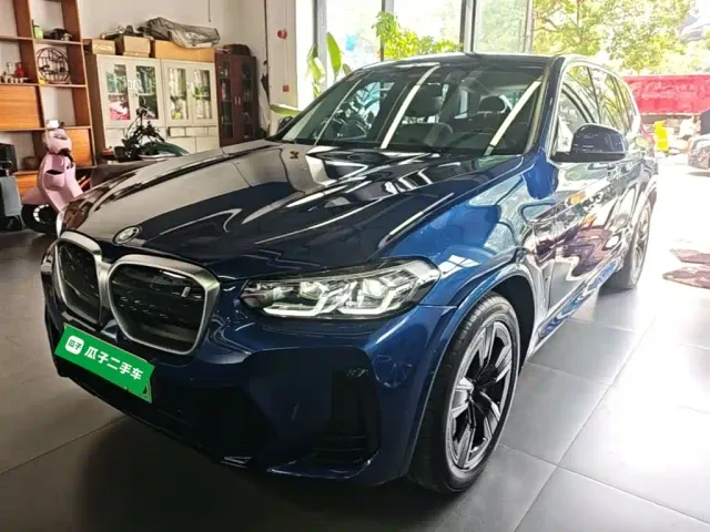 Фотография автомобиля — BMW iX3