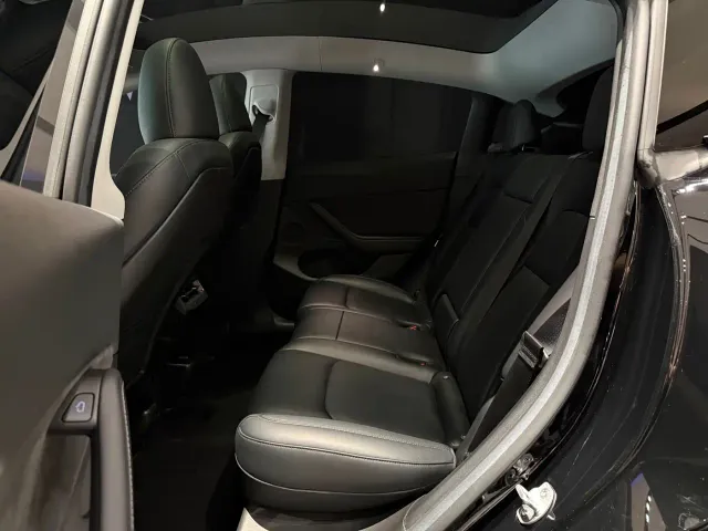 Tesla Model Y 2022 Facelift Rear-Wheel Drive Version — Фото автомобиля 12