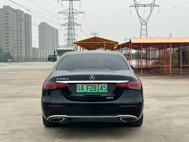 Mercedes-Benz E-Class — Фото автомобиля 8