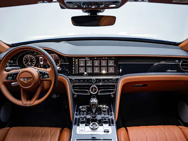 Bentley Flying Spur — Фото автомобиля 8