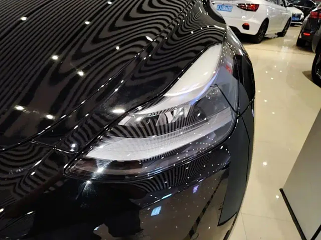 Tesla Model Y — Фото автомобиля 23