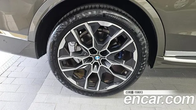 BMW X7 — Фото автомобиля 2