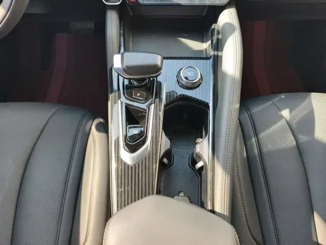 Geely Xingyue L — Фото автомобиля 16