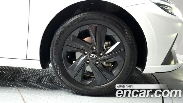 Hyundai AVANTE Avante (CN7) — Фото автомобиля 21